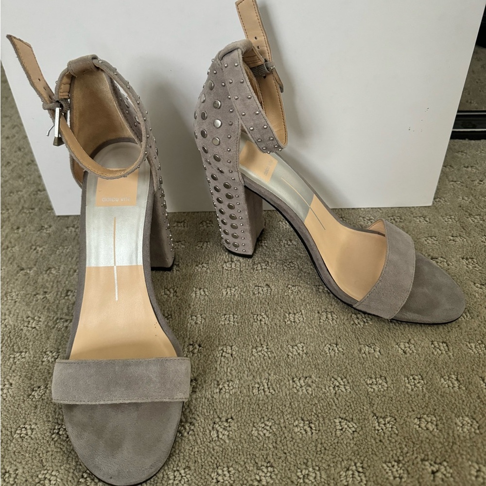 Dolce Vita Size 8 HENDRIX Gray Suede Ankle Strap 4" Block Heel Stud Sandals